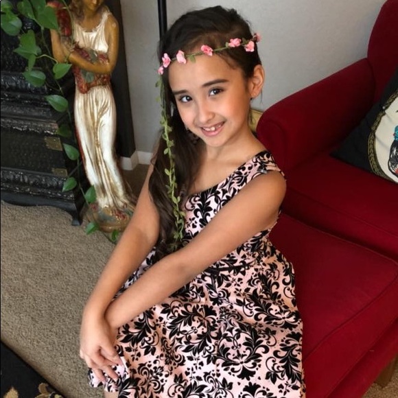 Meet your Posher, Monica - Picture 1 of 1